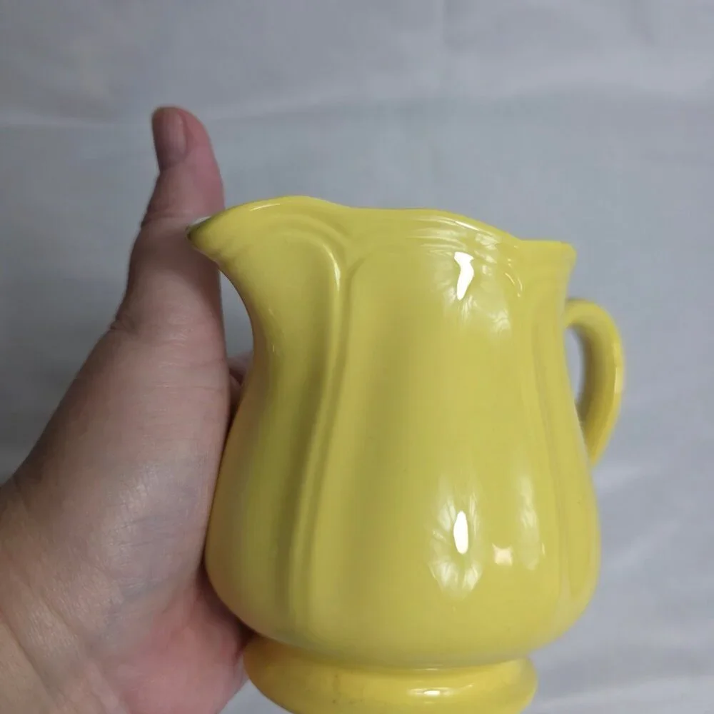 ONE Federalist by Sears Buttercup Creamer Yellow Scalloped Edge No Trim